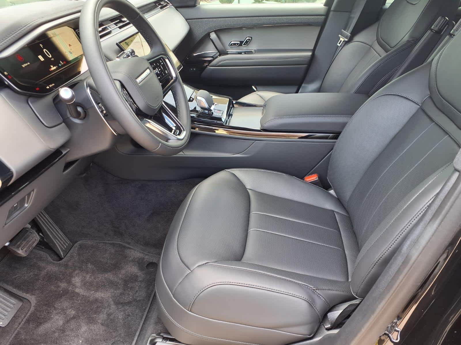 New 2026 Santorini Black Land Rover SE image 11