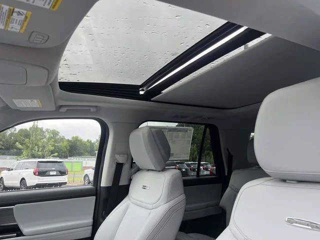 New 2026 White Ford Platinum image 8