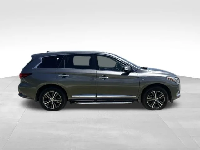 Used 2017 Gray INFINITI Base image 2
