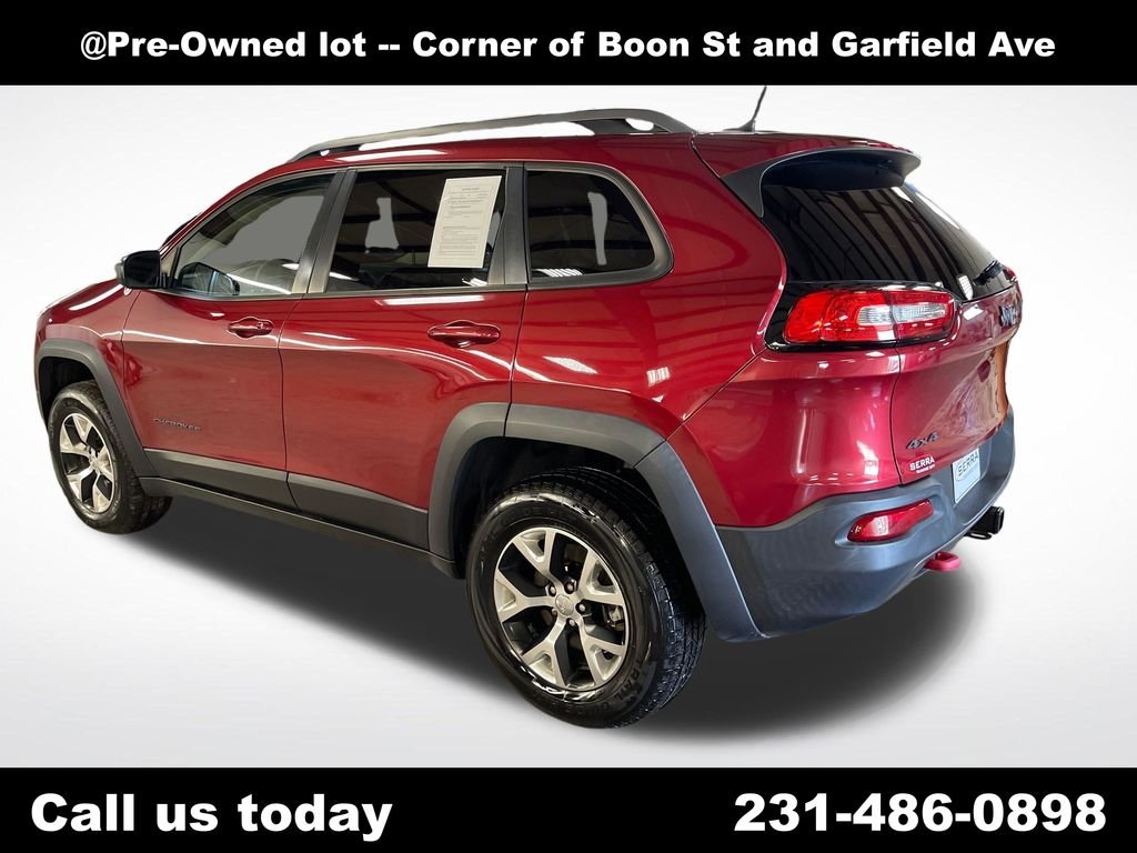 Used 2014 Red Jeep Trailhawk image 3