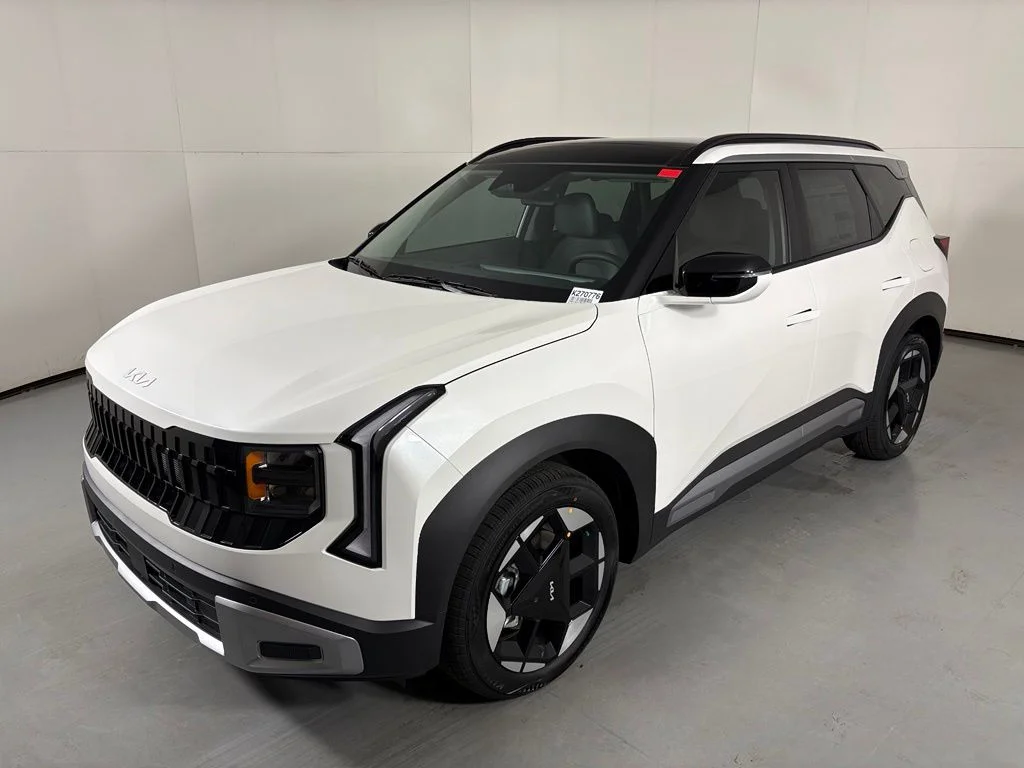 New 2027 Snow White Pearl Kia EX image 4