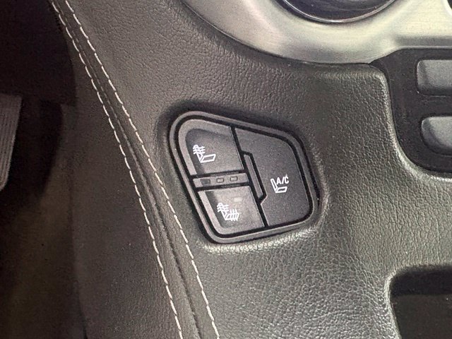 Used 2016 Black GMC SLT image 42