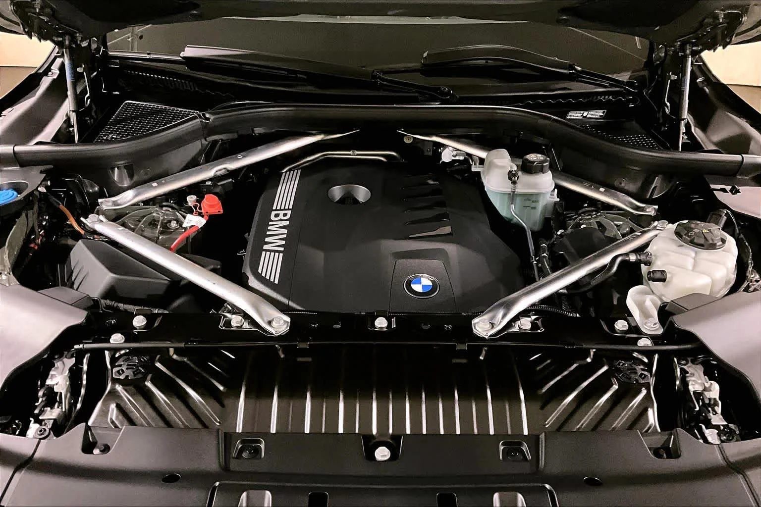 New 2027 Grey Pine Metallic BMW 40 xDrive image 14