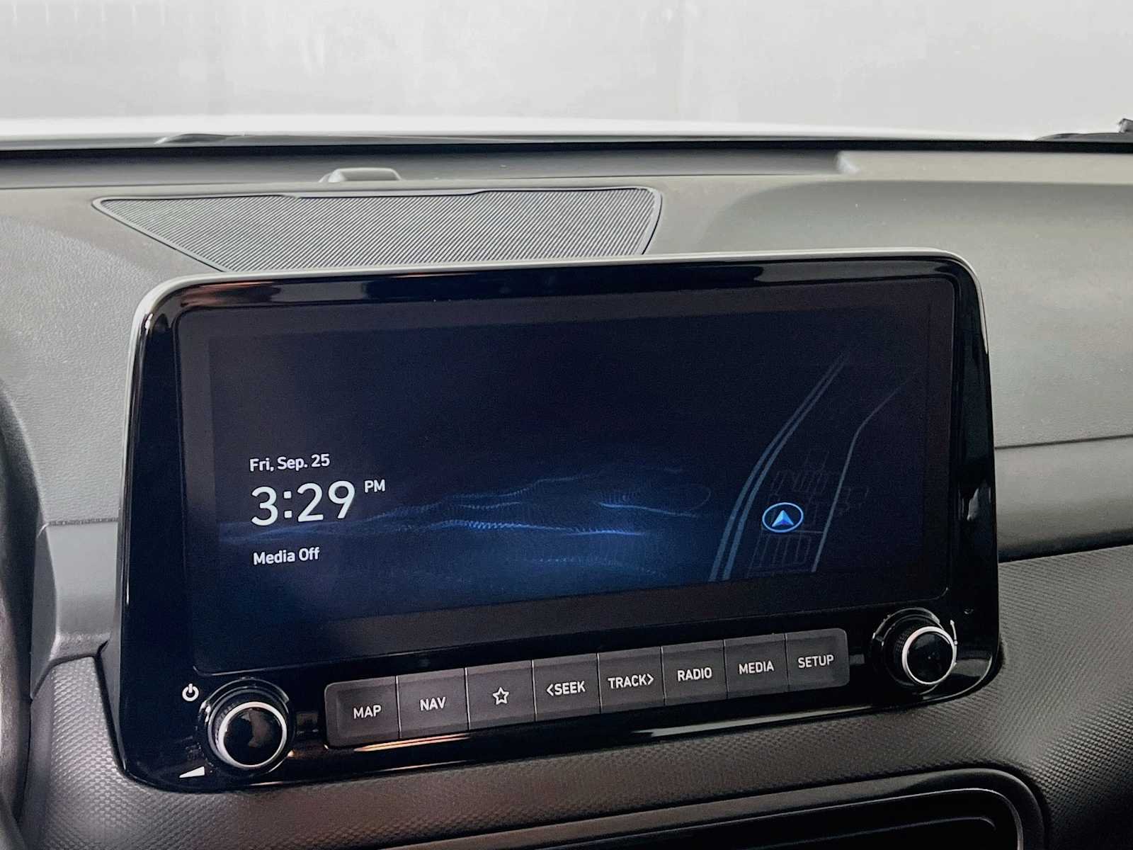 Used 2023 Lunar White Hyundai Limited image 15