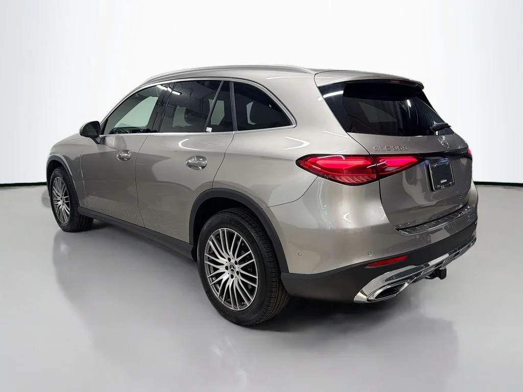 Used 2024 Silver Mercedes-Benz GLC 300 image 3