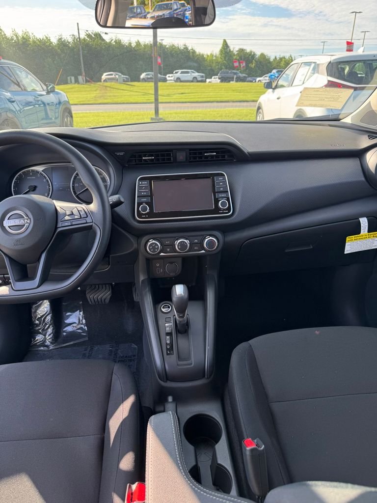 2025 Nissan KICKS PLAY Base - Photo 11