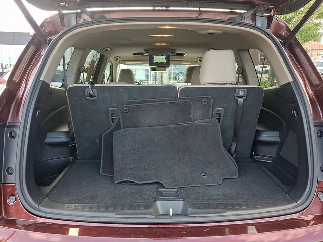 Used 2019 Deep Scarlet Pearl Honda Touring image 33