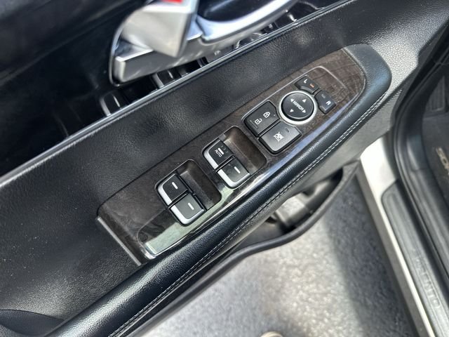 Used 2018 Silver Kia LX image 18