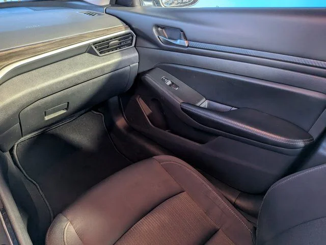 2024 Nissan Altima SV - Photo 16