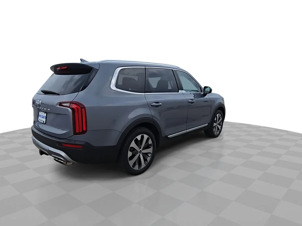 Used 2022 Silver Kia EX image 8