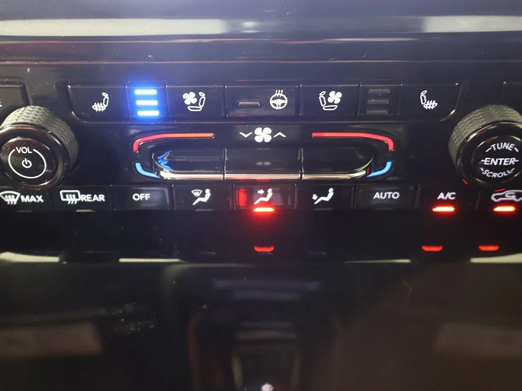 Used 2023 Black Jeep Summit image 53
