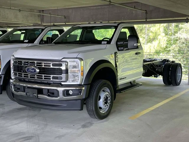 New 2025 Oxford White Ford F-550® XL image 2