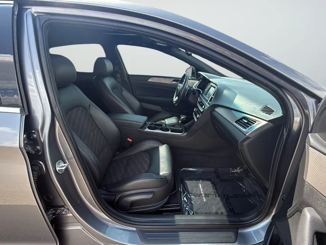 Used 2018 Gray Hyundai Sport image 25
