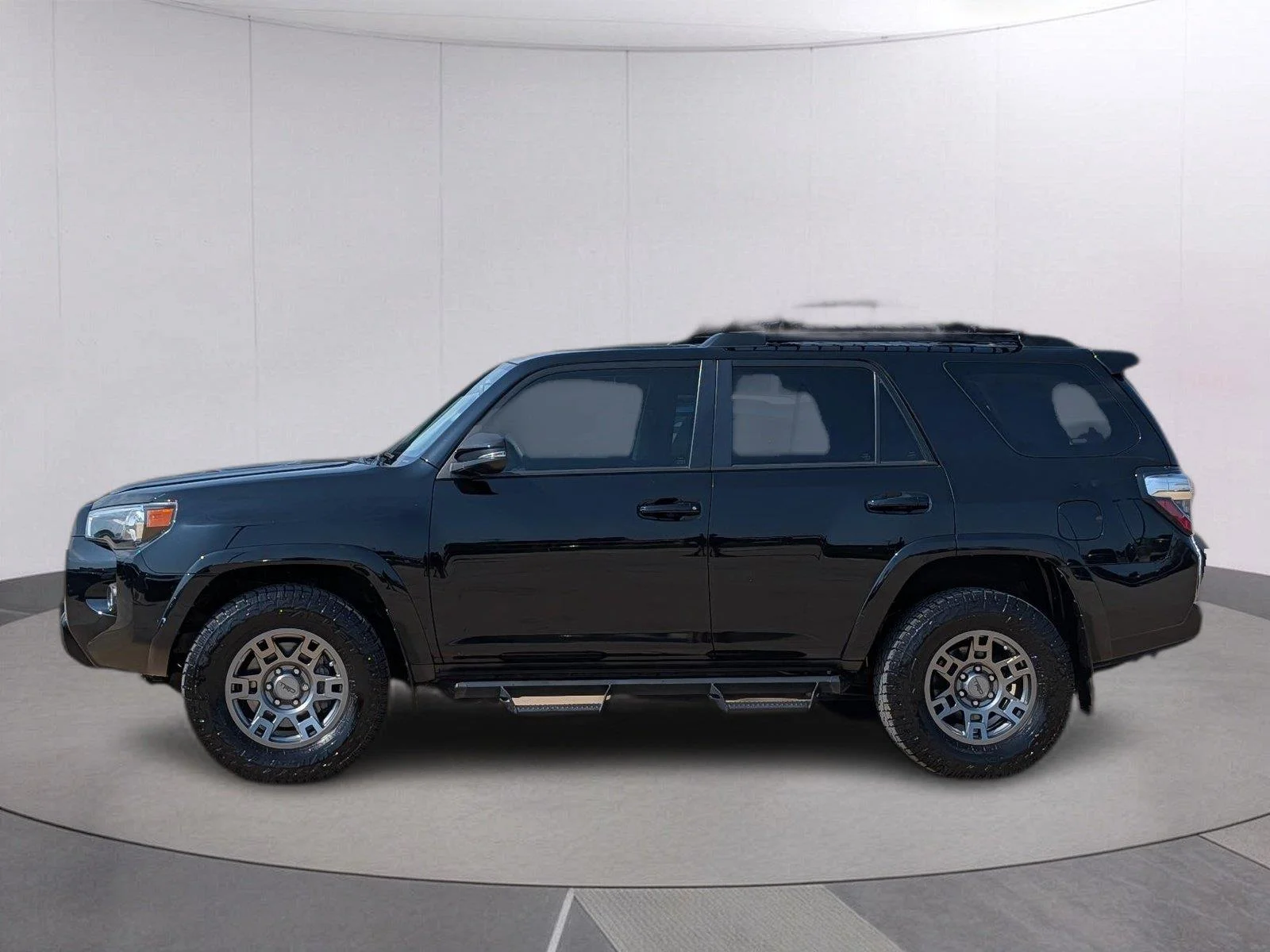 Used 2020 Midnight Black Metallic Toyota Venture image 2