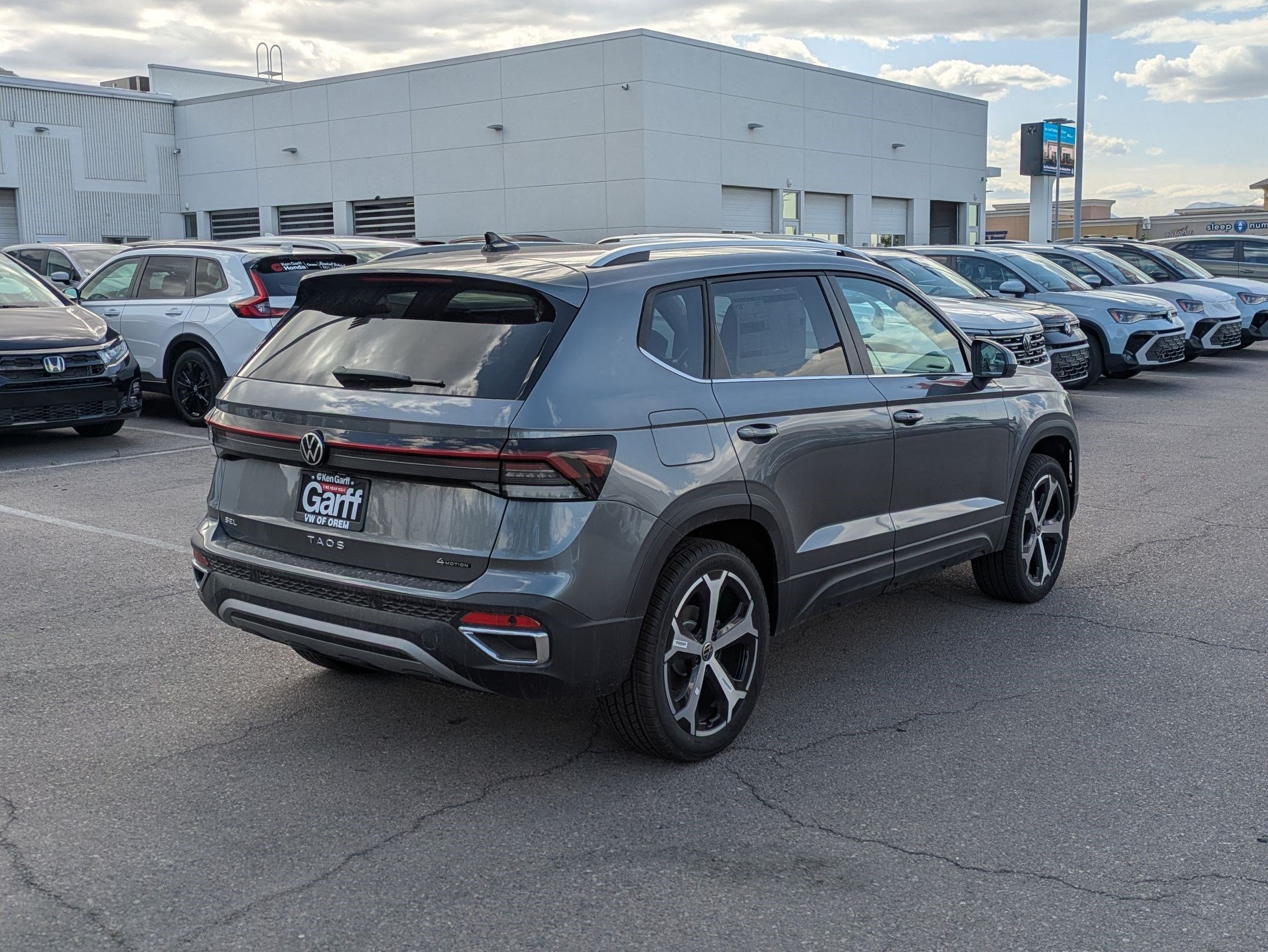 New 2026 Platinum Gray Metallic Volkswagen SEL image 3
