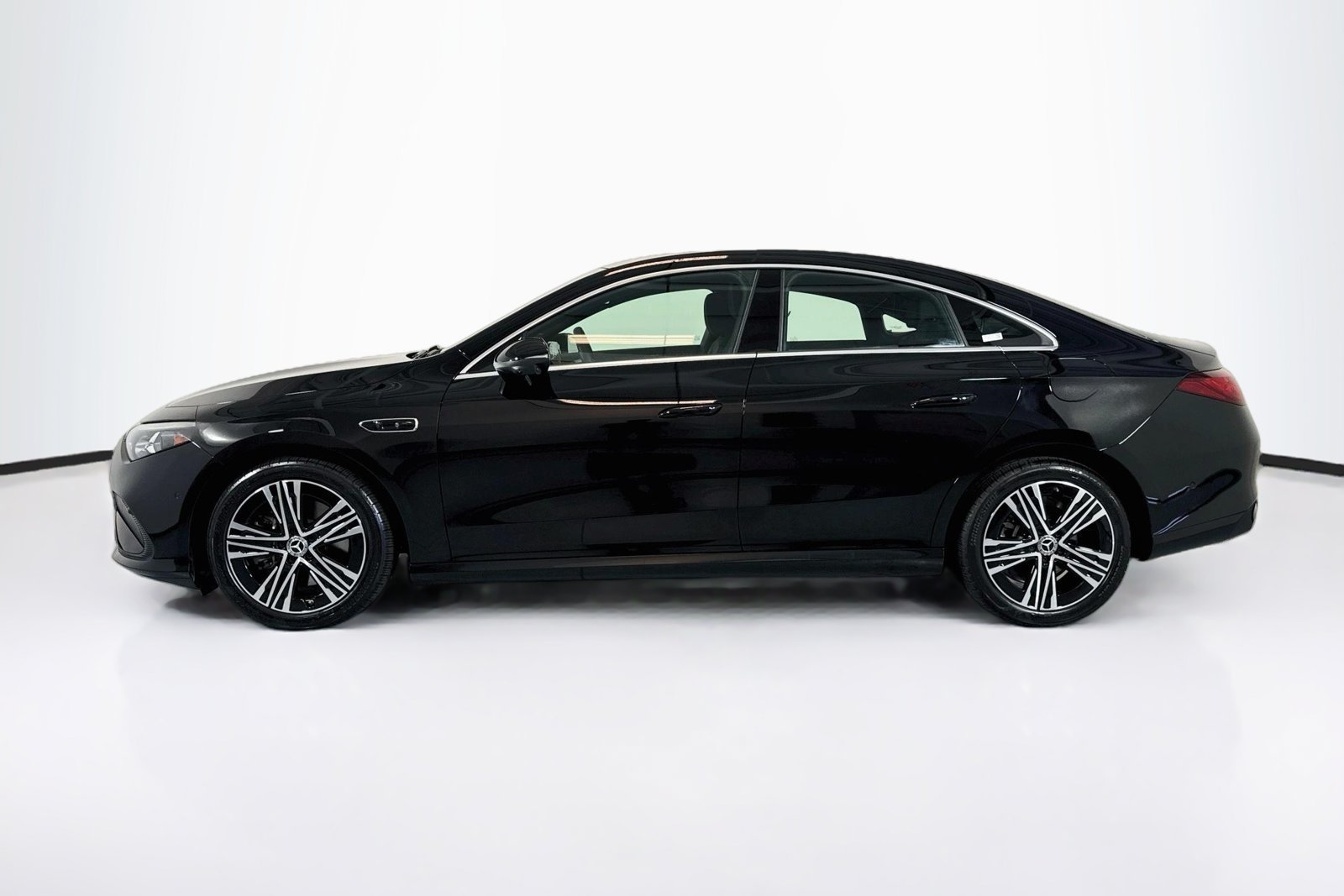 New 2027 Night Black Mercedes-Benz CLA 220 Hybrid image 8