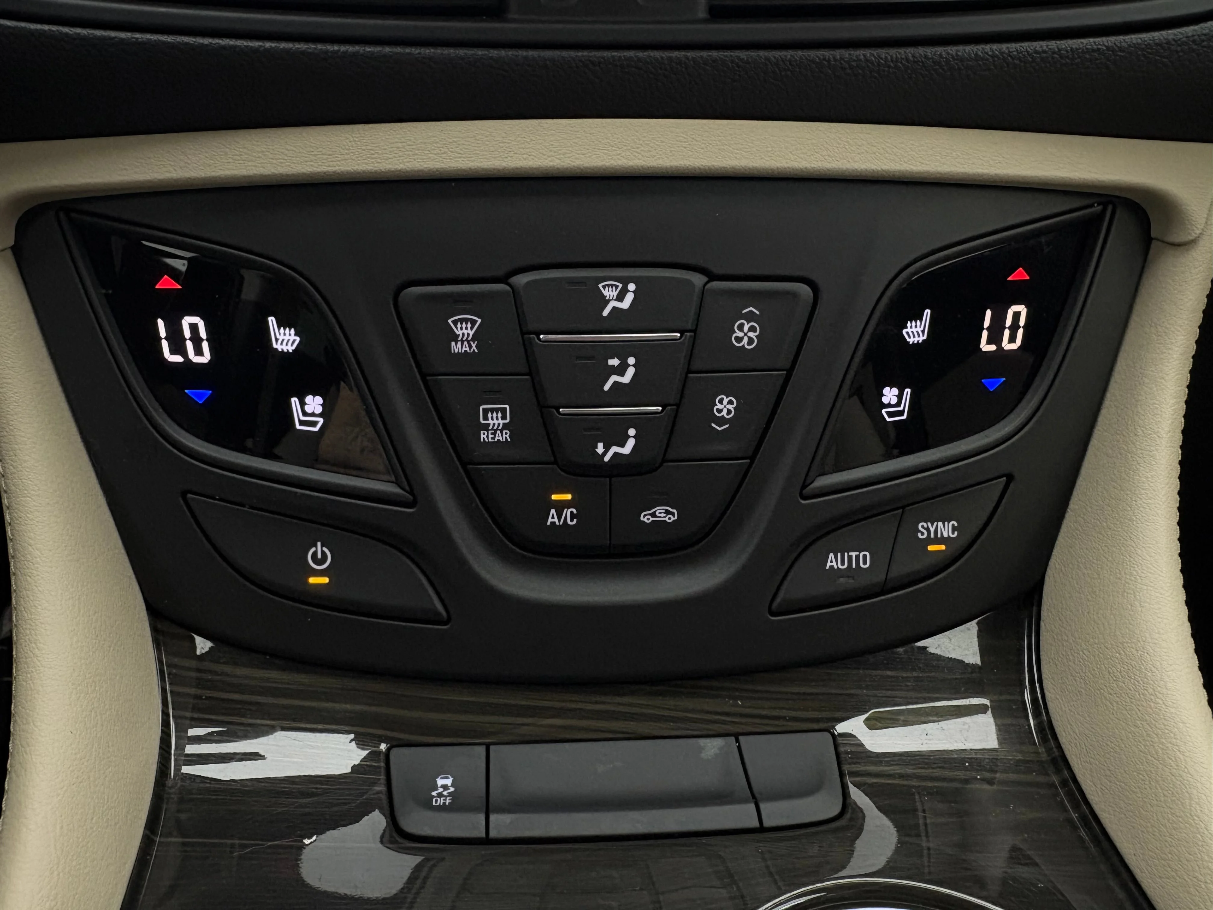 Used 2020 SUMMIT WHITE Buick Premium II image 29