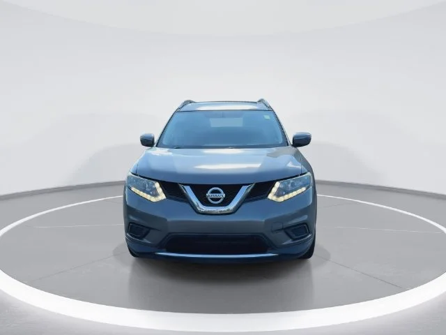 Used 2016 Gray Nissan SV image 3