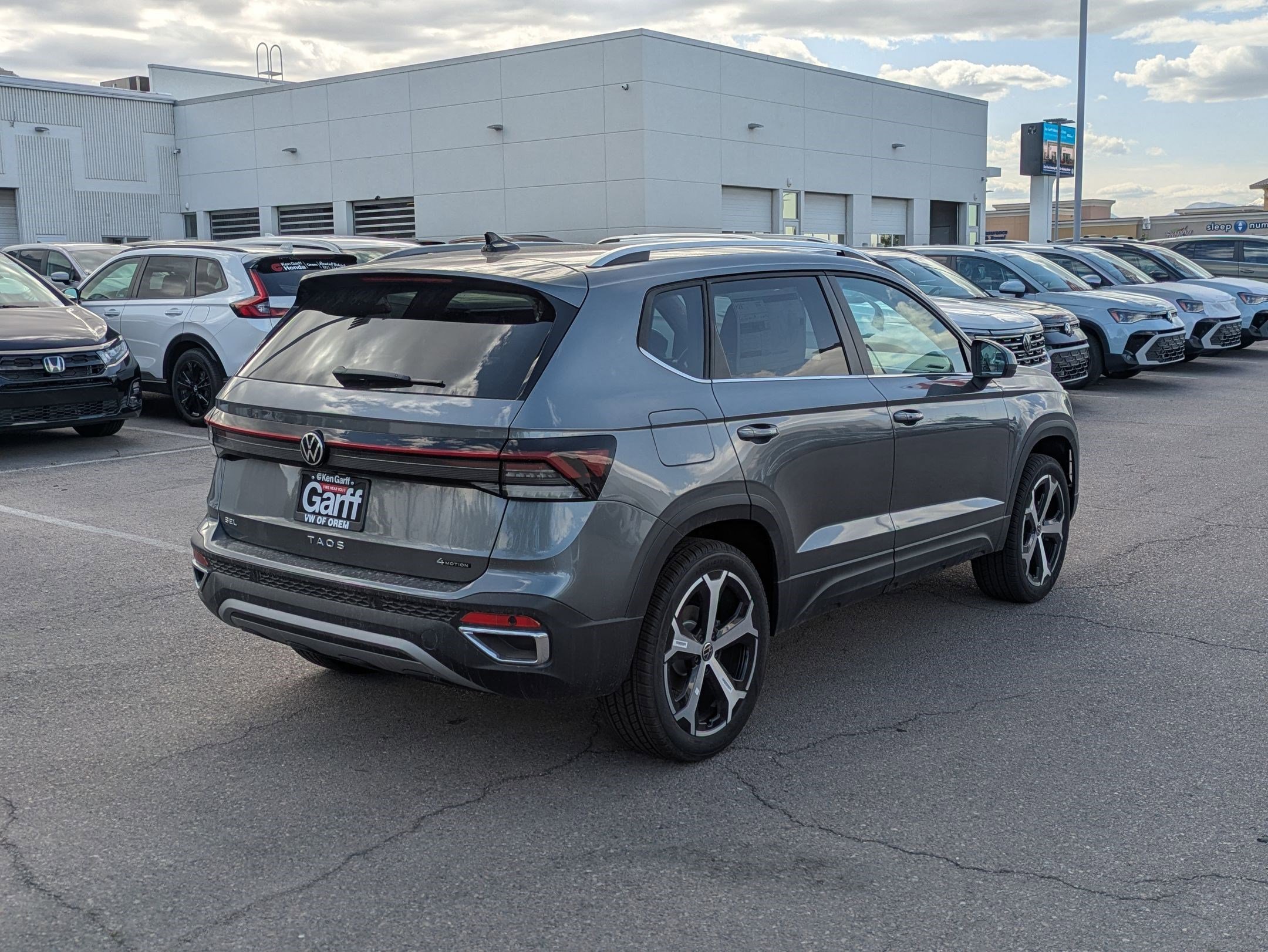 New 2026 Platinum Gray Metallic Volkswagen SEL image 3
