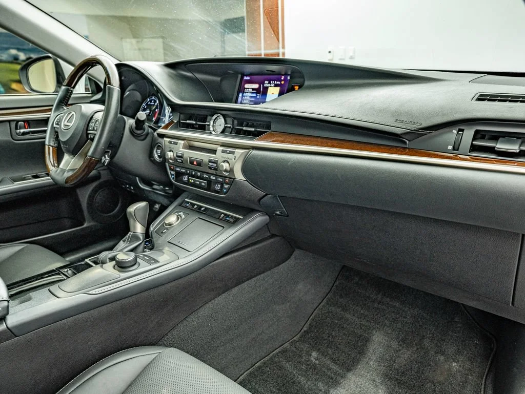 Used 2018 Silver Lexus 350 image 38