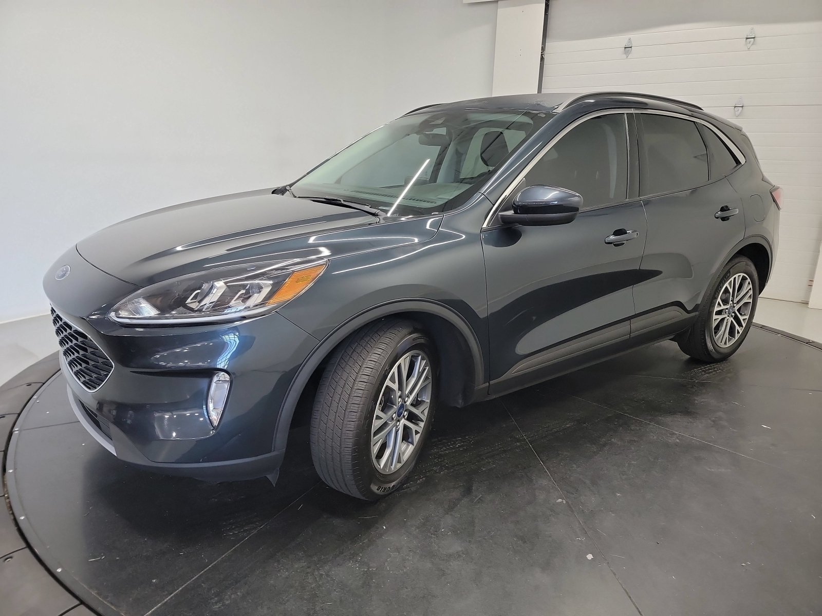 Used 2022 Blue Metallic Ford SEL image 3