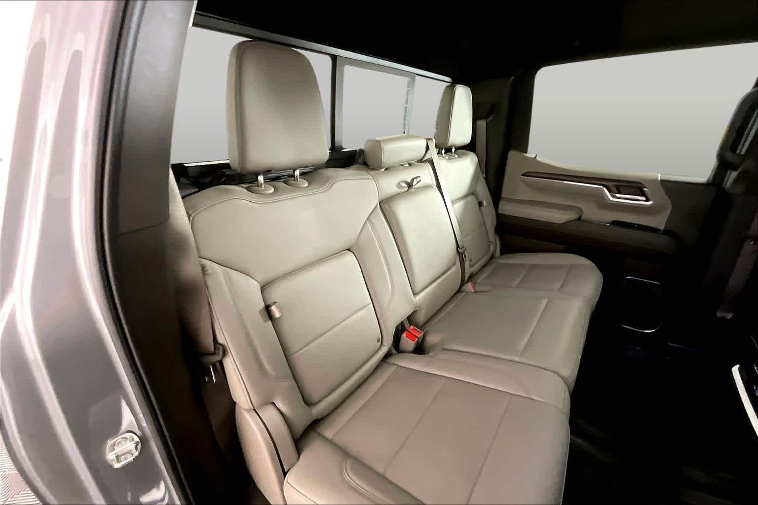 Used 2024 Sterling Metallic GMC SLT image 19
