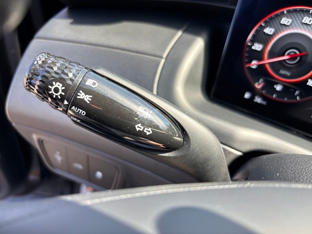 Used 2022 Black Hyundai SEL image 30