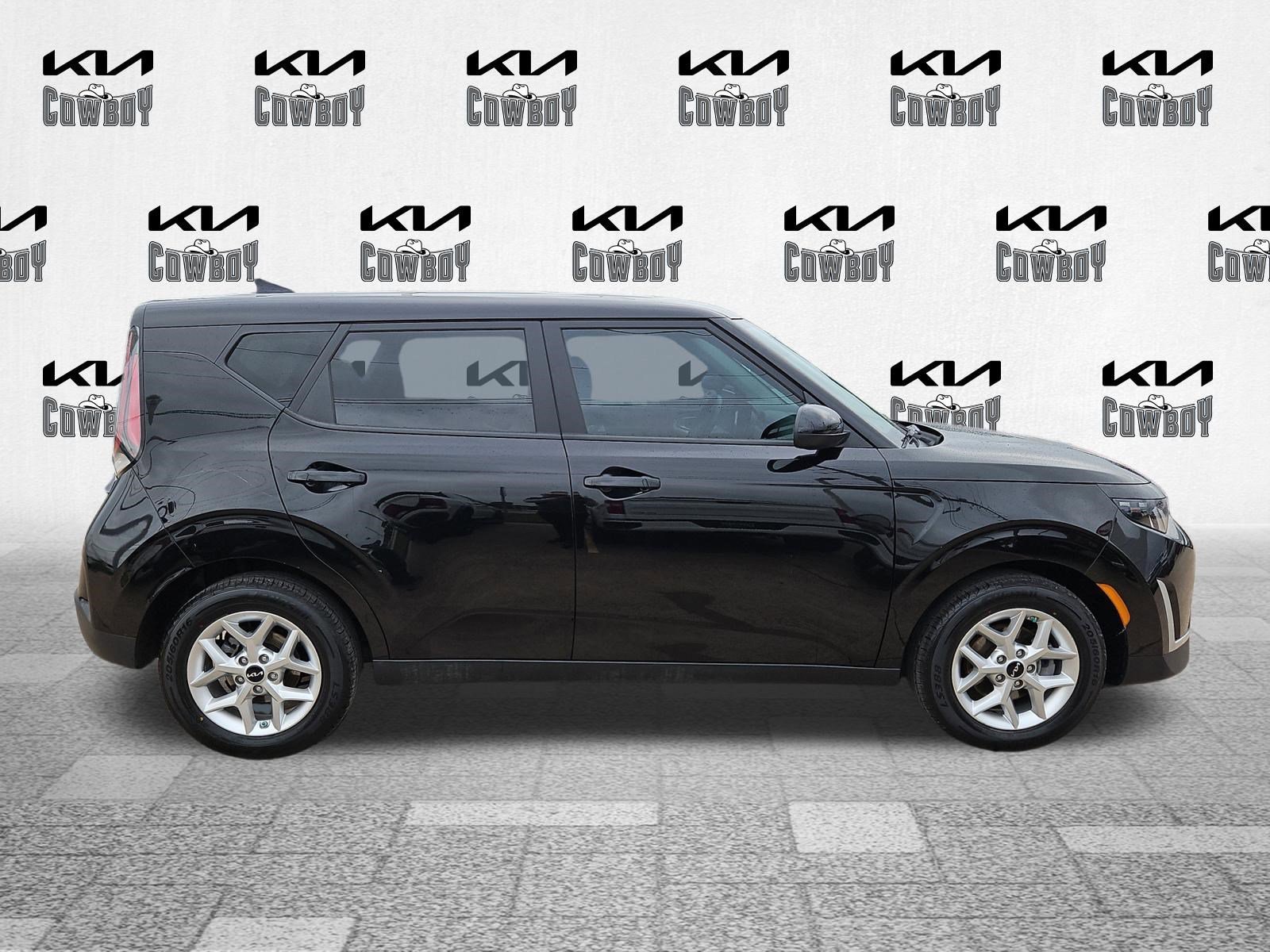 Certified Used 2025 Fusion Black Kia LX image 5