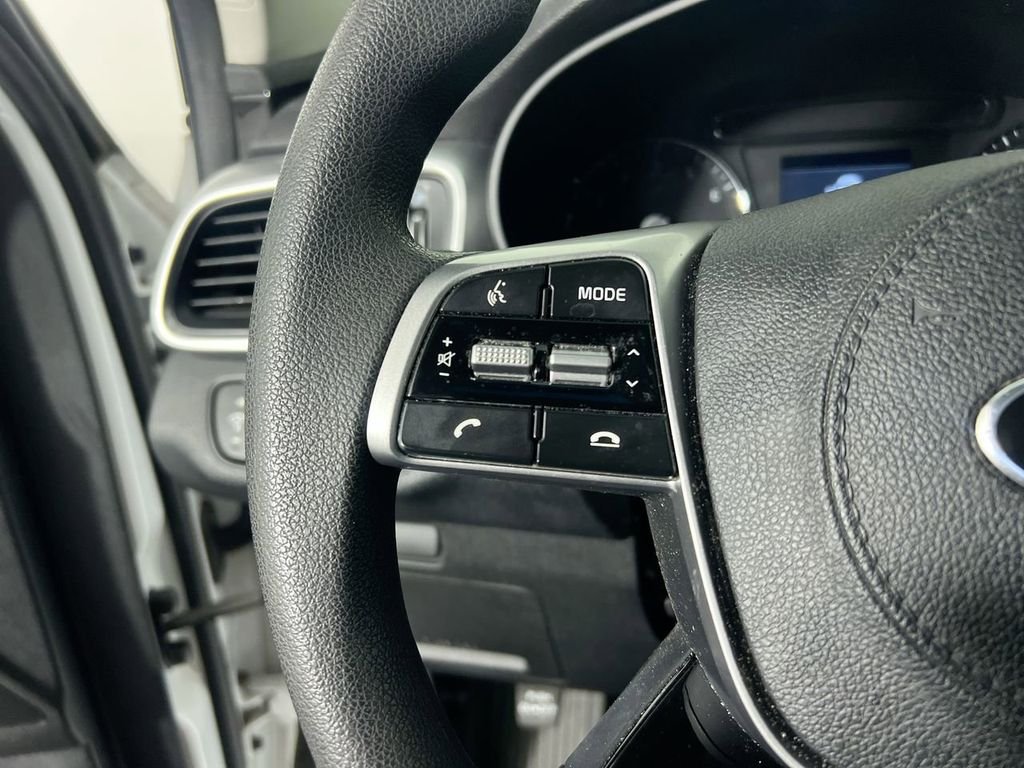 Used 2019 White Kia LX image 16