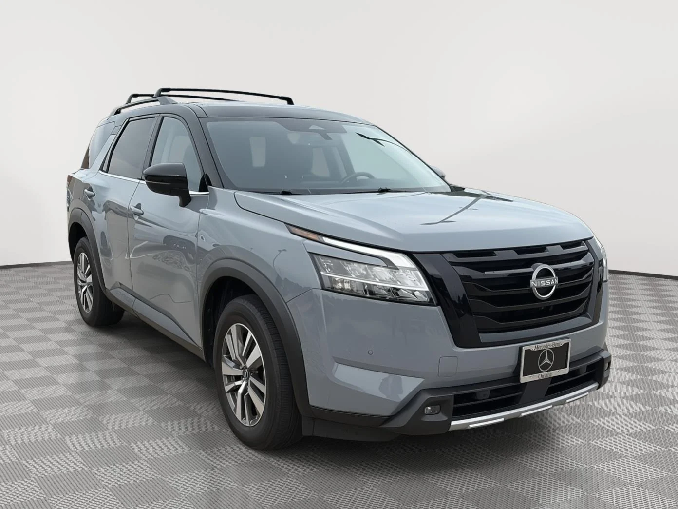 2023 Nissan Pathfinder SL 4WD's photo