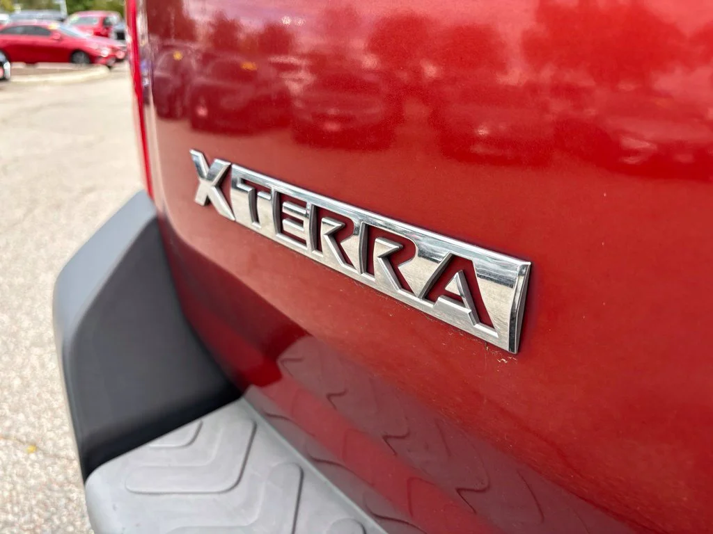Used 2012 Red Nissan S image 15