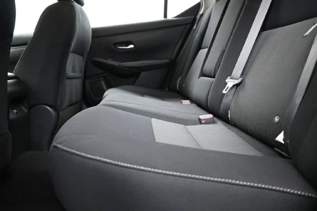 Used 2020 Blue Nissan SV image 13