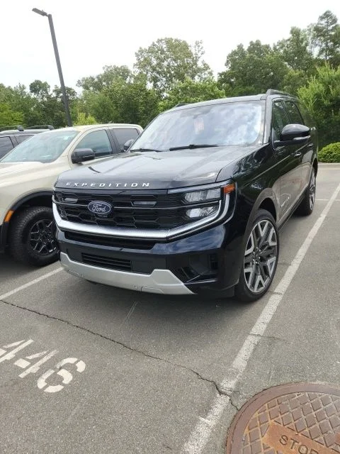 Used 2025 Black Ford Platinum image 1