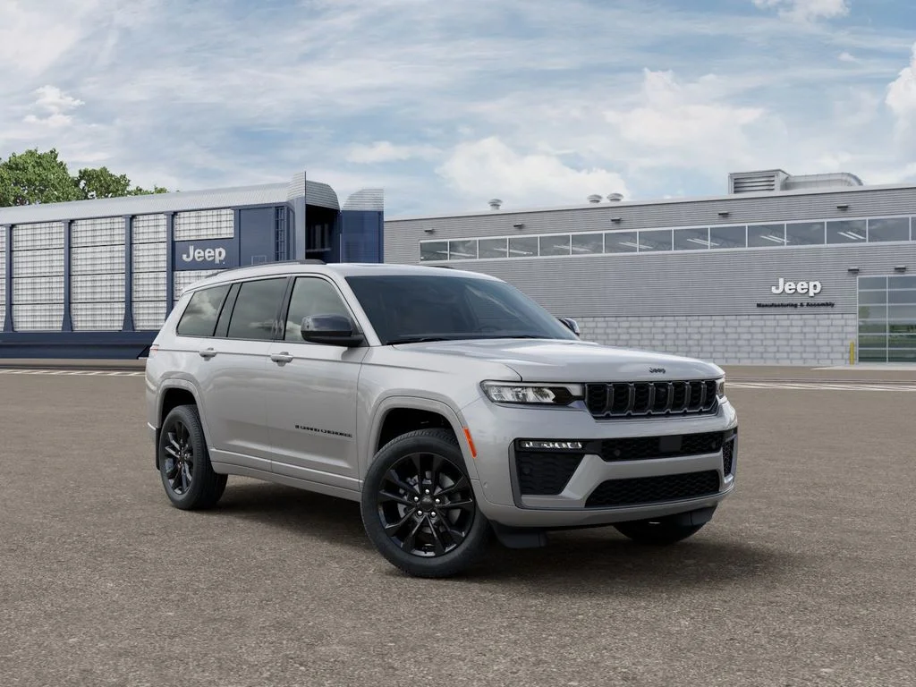 New 2026 Silver Zynith Exterior Paint Jeep Limited Reserve image 6