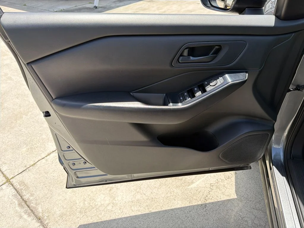 2024 Nissan Rogue S - Photo 14