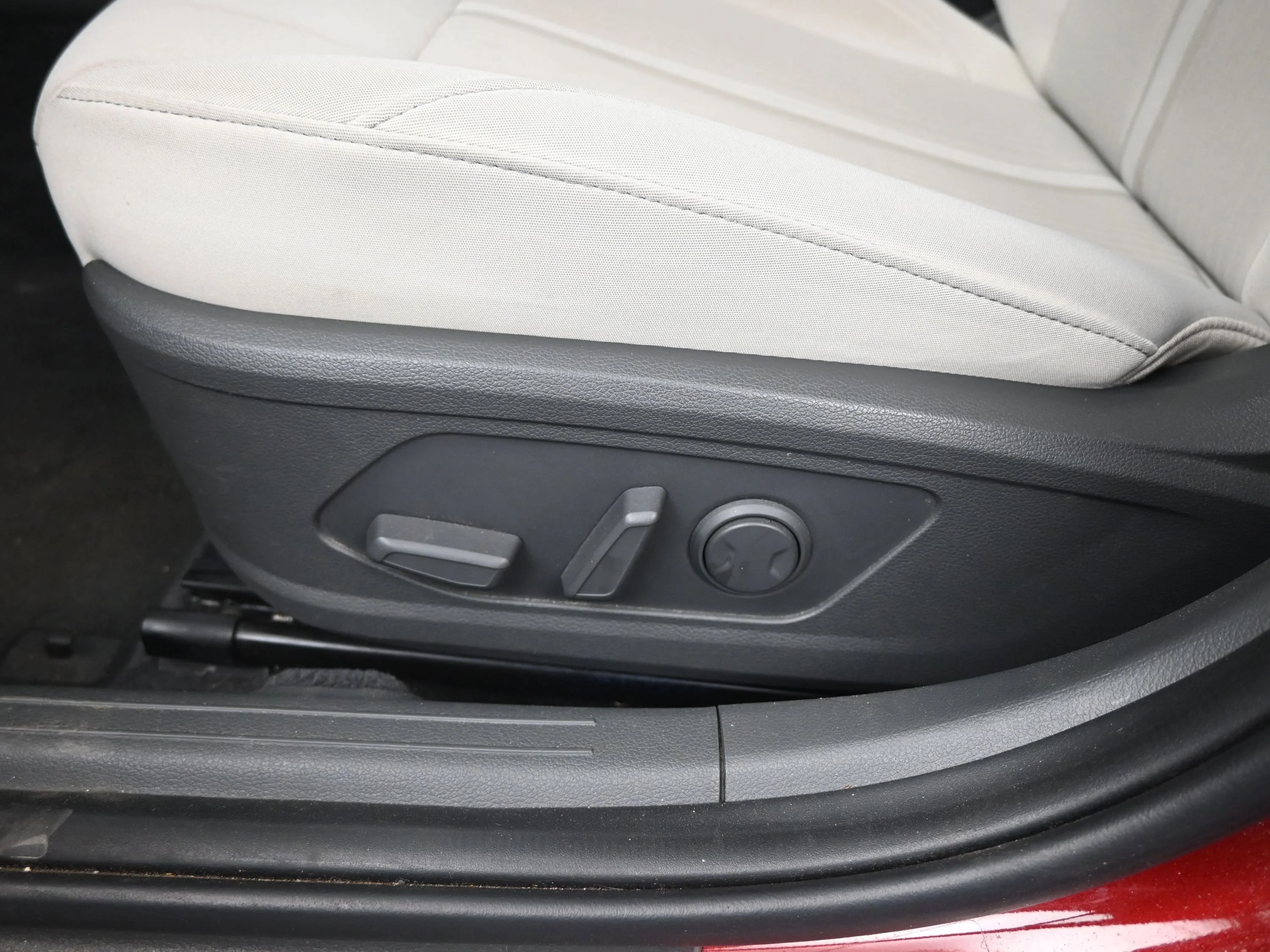 Used 2025 Ultimate red Hyundai SEL image 10