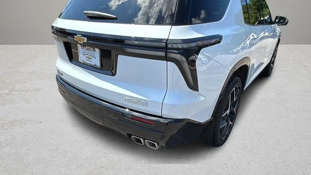 Used 2026 Polar White Tricoat Chevrolet High Country image 40