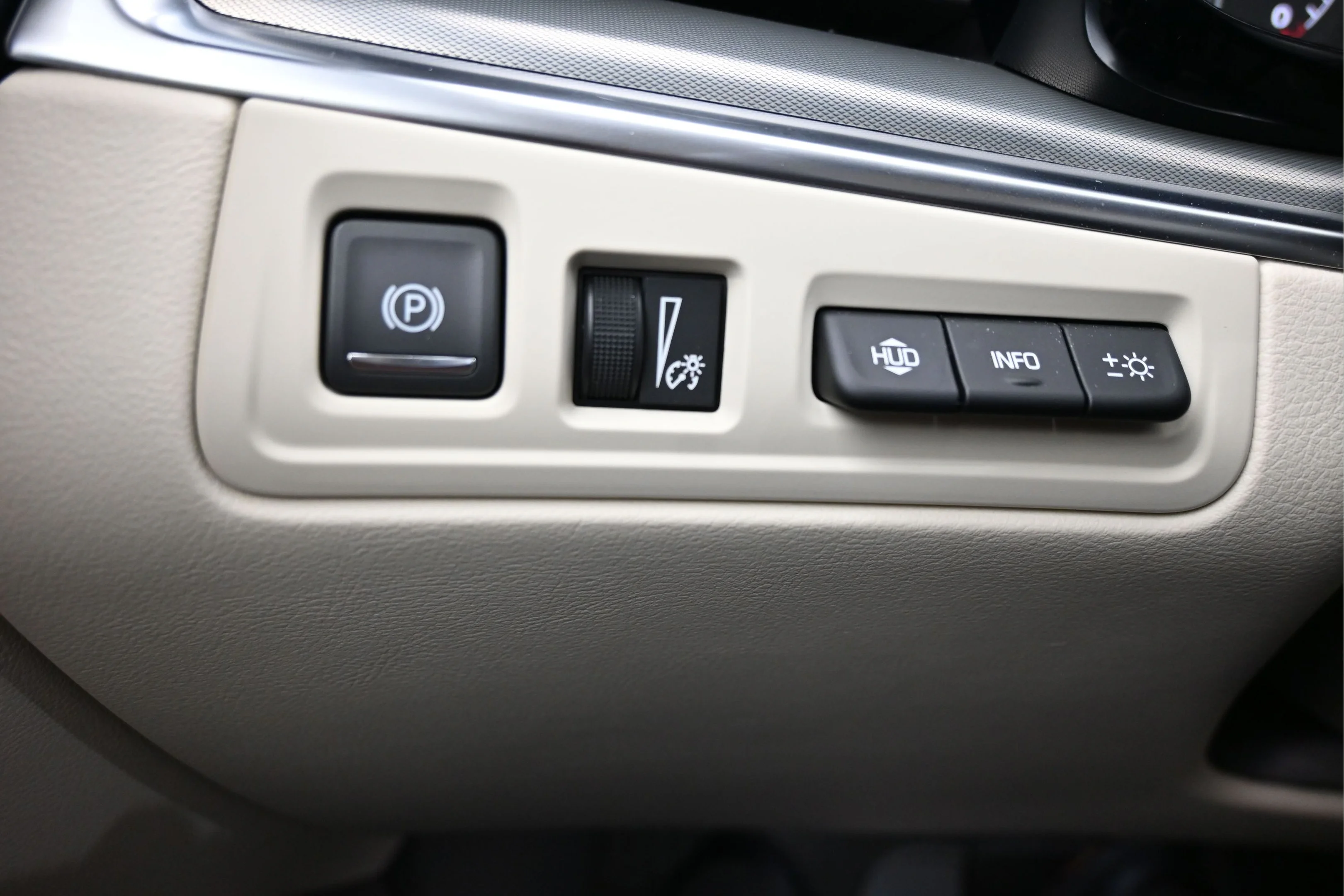 Used 2024 Crystal White Tricoat Cadillac AWD Premium Luxury image 20