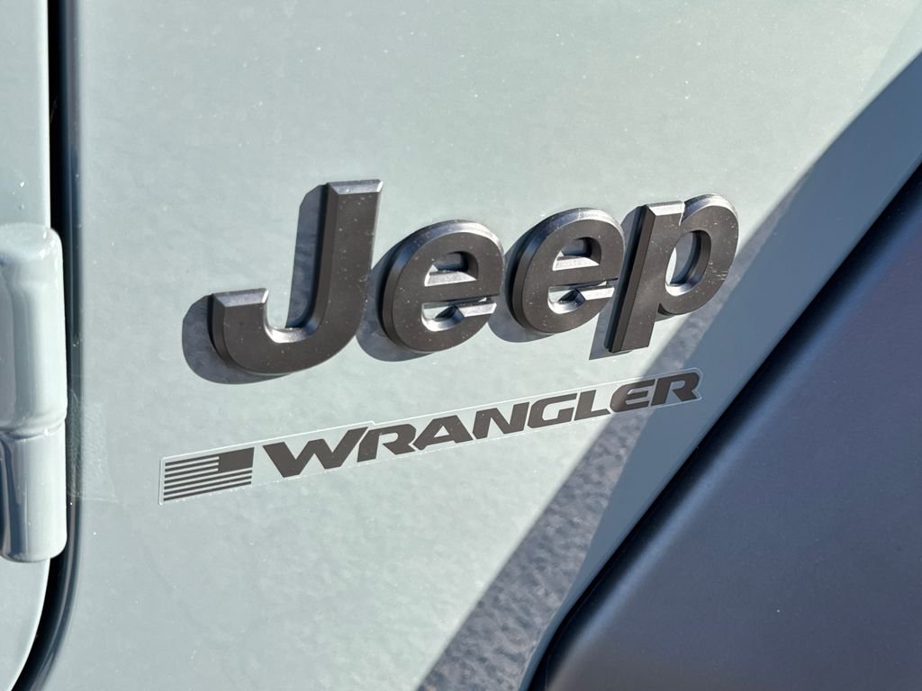 New 2026 Anvil Clear-Coat Exterior Paint Jeep Sport S image 8