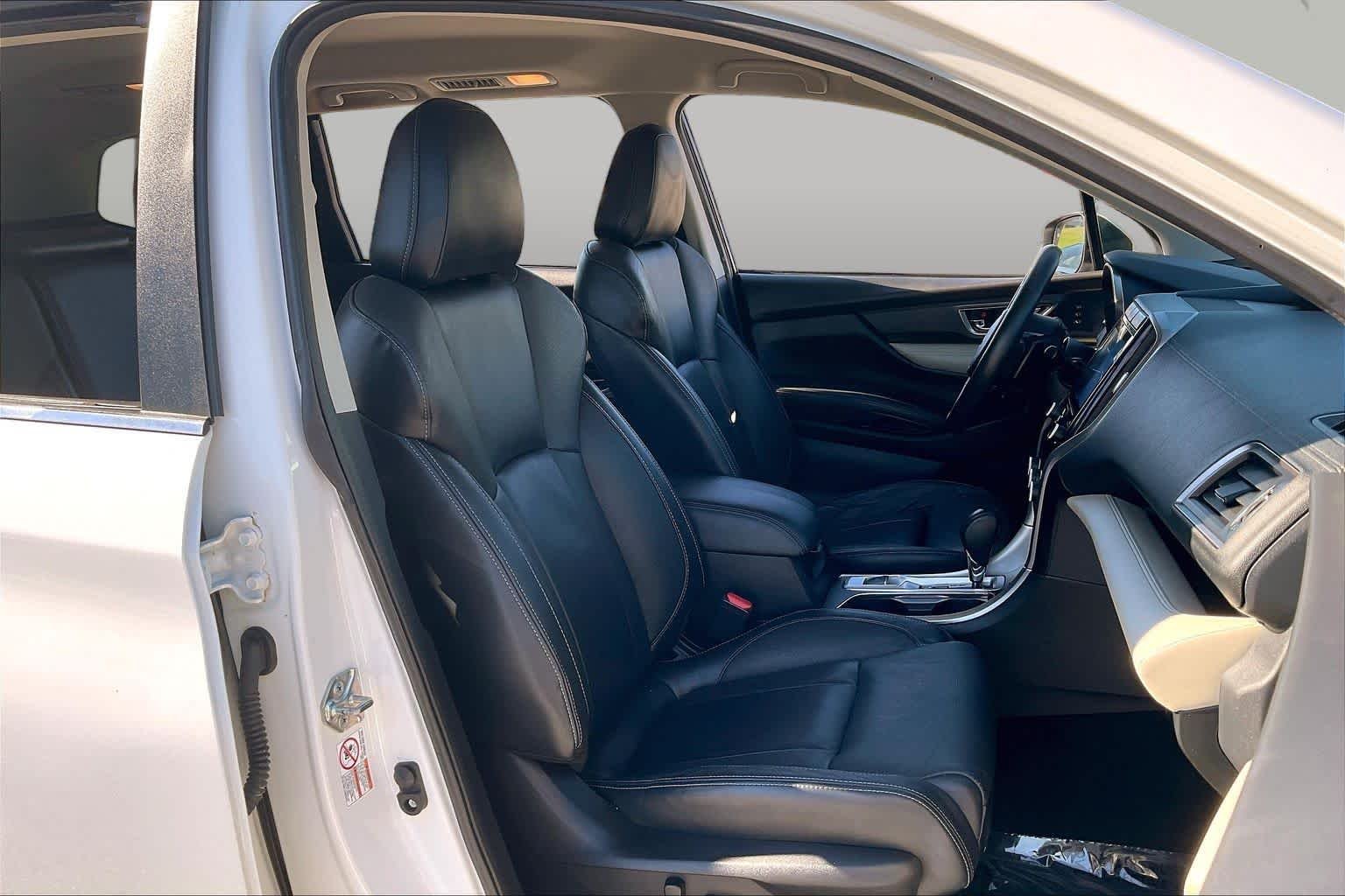 Used 2019 Crystal White Pearl Subaru Limited image 8