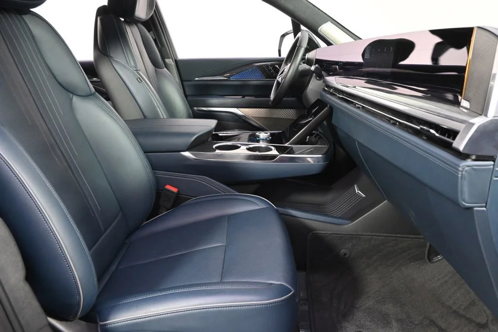 2025 Cadillac Escalade IQ Luxury 2 - Photo 16