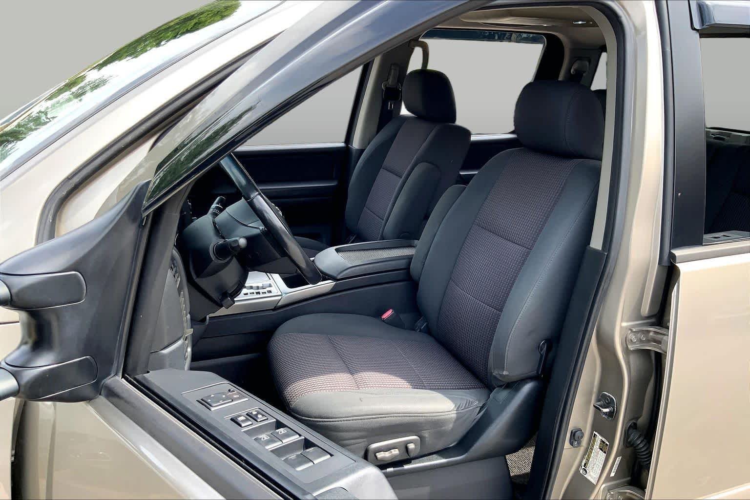 Used 2008 Desert Stone Metallic Nissan LE image 7
