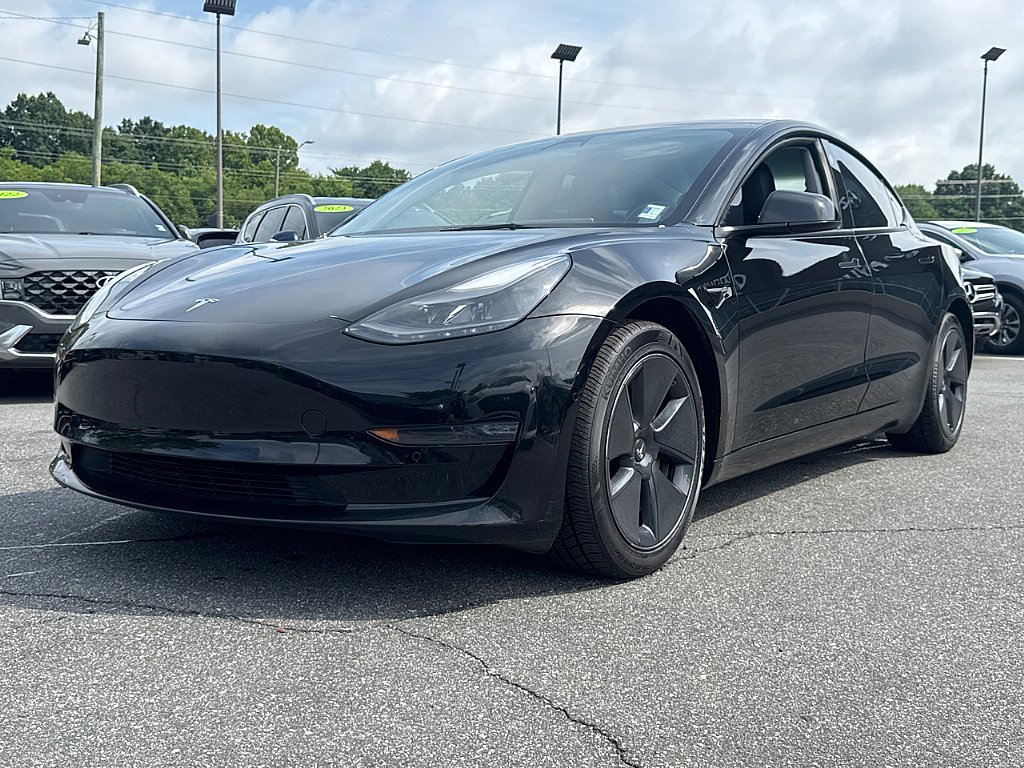 Used 2022 Black Tesla Long Range image 1
