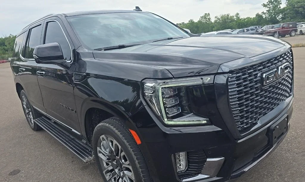 Used 2023 Onyx Black GMC Denali Ultimate image 2