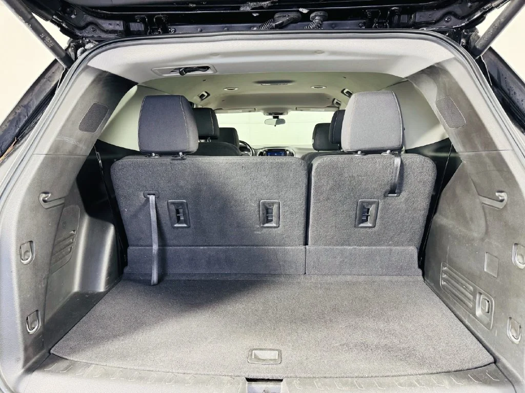 Used 2020 Black Chevrolet LT image 27