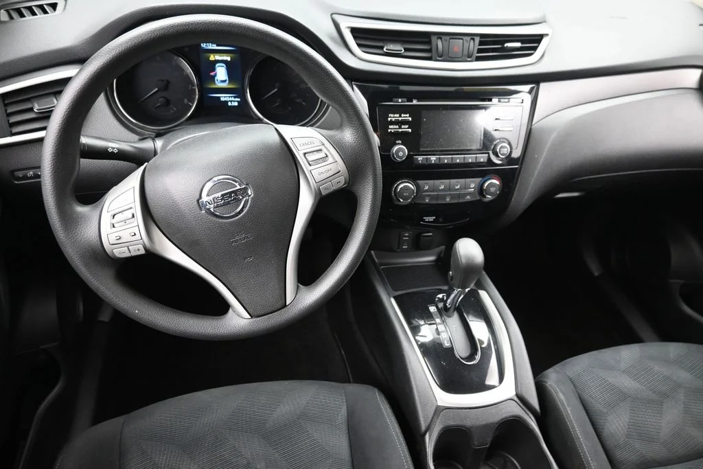 Used 2016 Blue Nissan S image 14