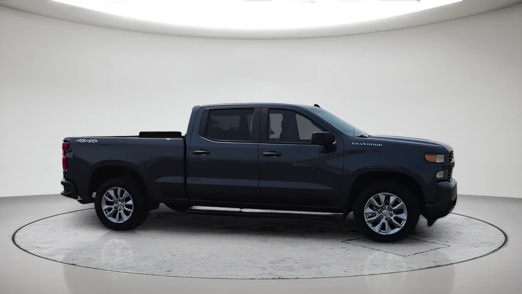 Used 2021 Gray Chevrolet Custom image 6