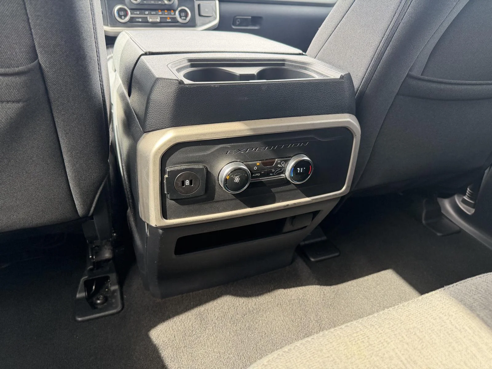 Used 2024 Iconic Silver Ford XLT image 9