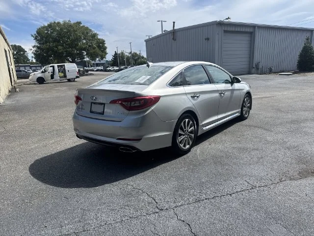Used 2016 Silver Hyundai Sport image 5