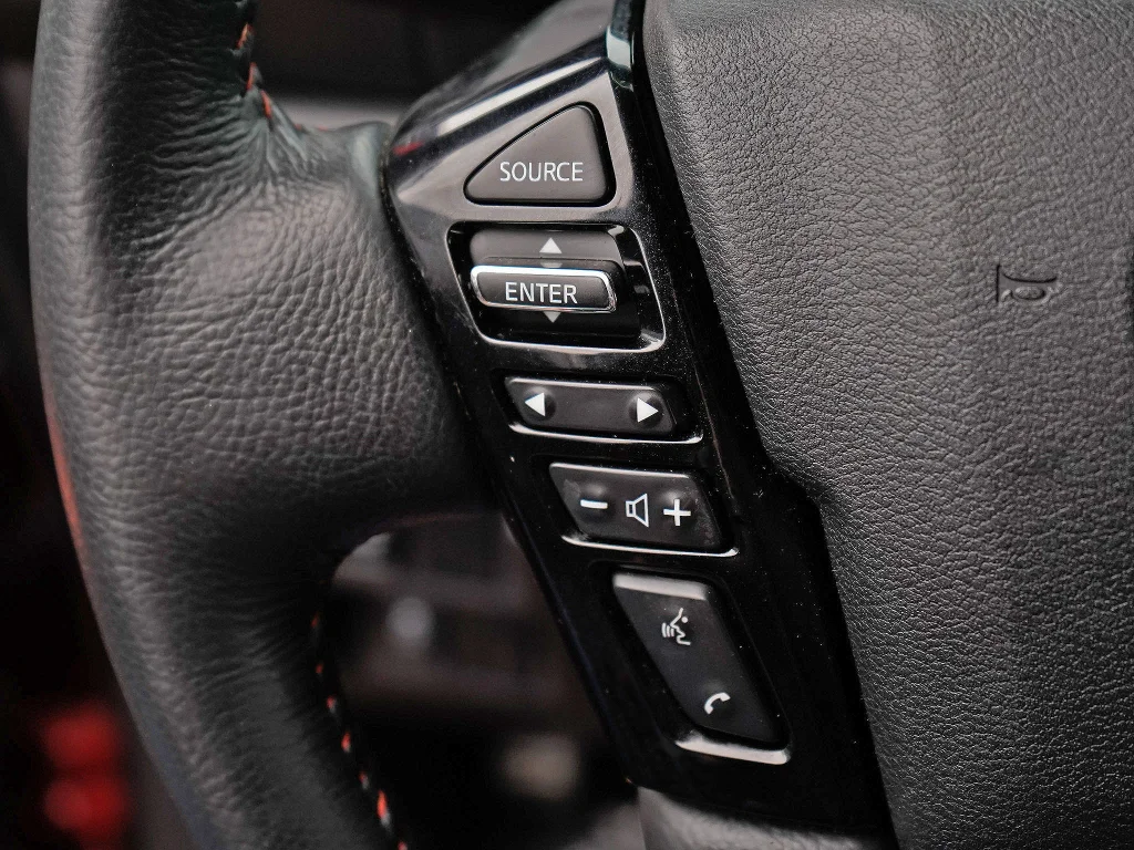 Used 2022 Red Alert Nissan PRO-X image 16